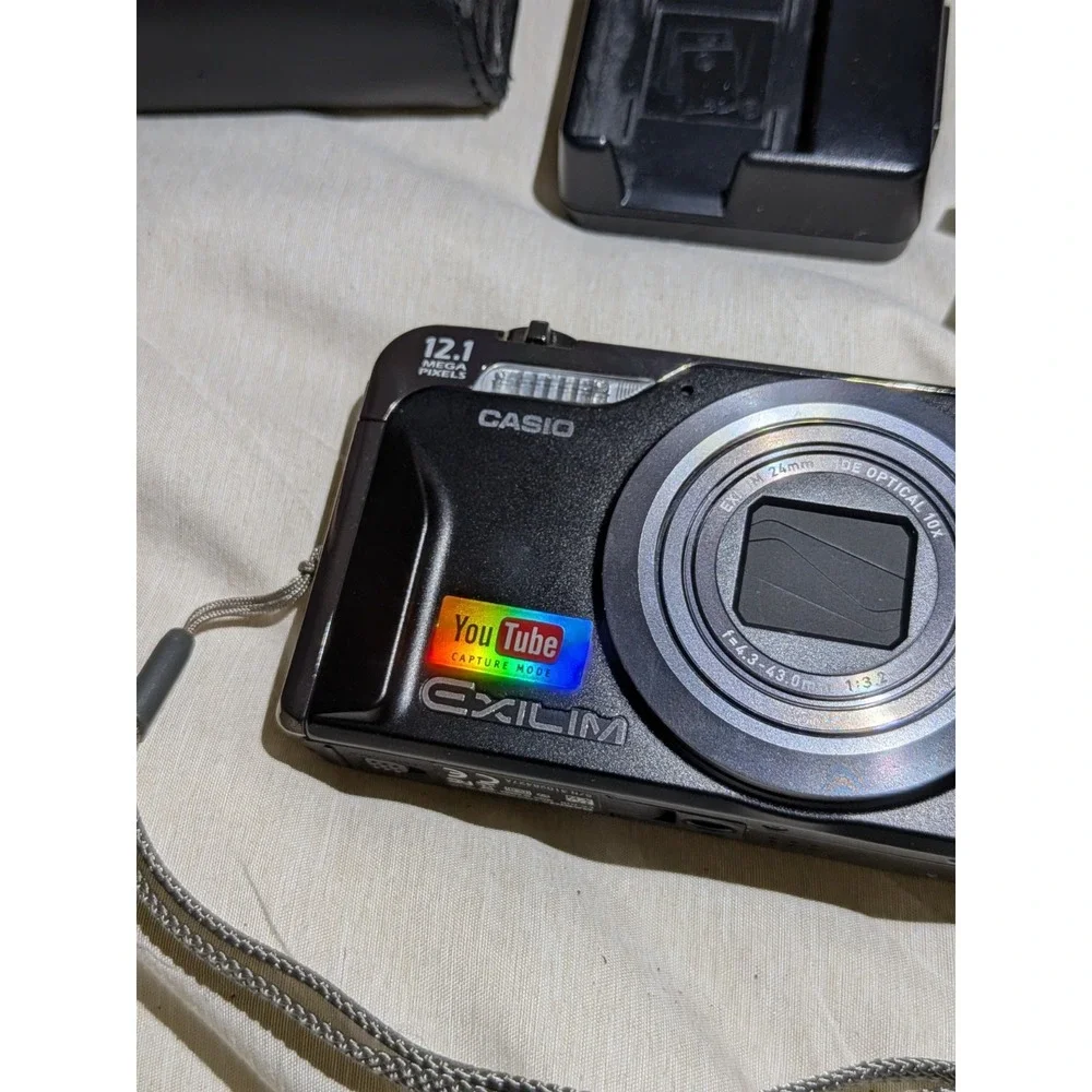 CASIO EX-H10 SR STANDARD Exilim Hi Zoom Digital Camera Silver 12.1MP Optical 10x